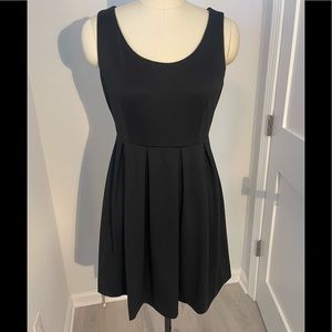 Beautiful Black With Scalloped Designed Hem Dress By Elle- Size 8